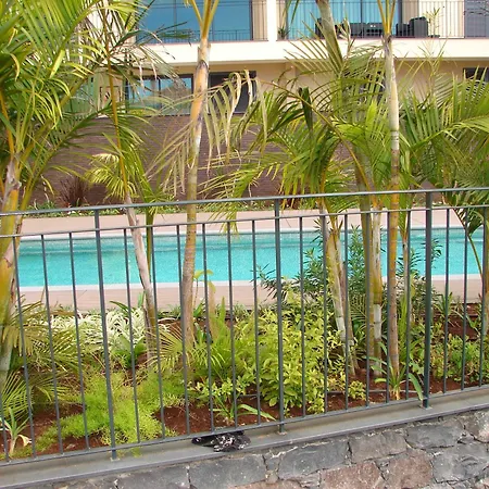 아파트 Bay Incredible View With Pool